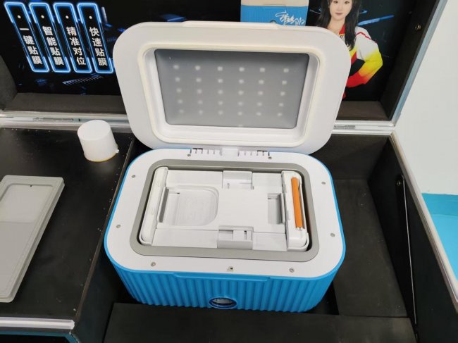 下班后赚外快!一台移动智能贴膜箱,轻松玩转街头贴膜副业